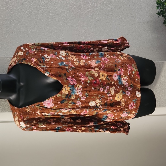 Cupcakes & Cashmere  Floral Smocked Sleeve Metallic Rust Long Sleeve Blouse L - Picture 1 of 9